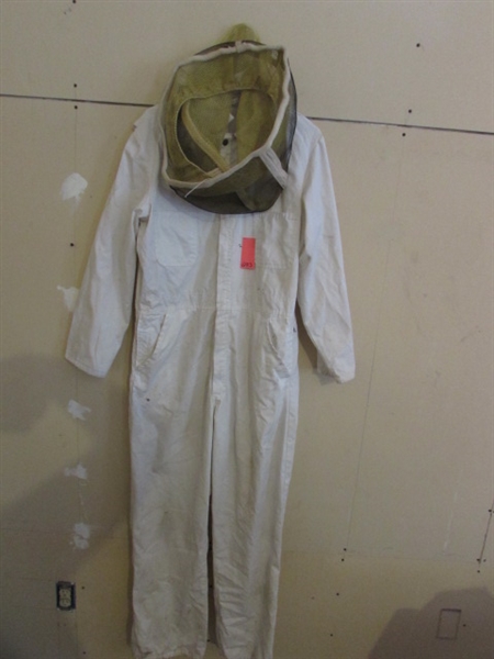 BEEKEEPERS OUTFIT