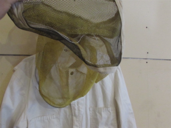 BEEKEEPERS OUTFIT