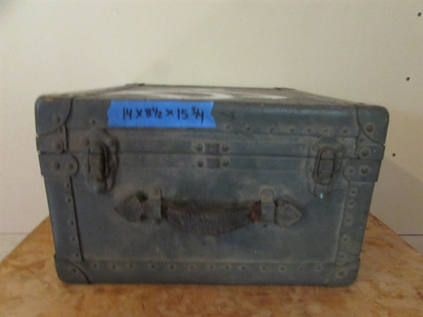 VINTAGE METAL MILITARY BOX