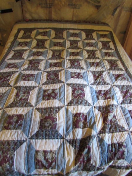 VINTAGE HANDSTITCHED QUILT - MULTI