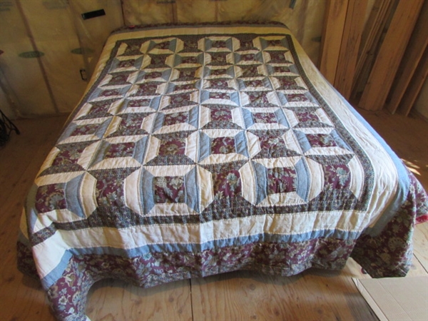 VINTAGE HANDSTITCHED QUILT - MULTI