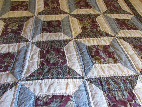 VINTAGE HANDSTITCHED QUILT - MULTI