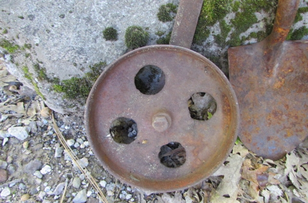 RUSTY METAL YARD ART - PULLEYS & MORE