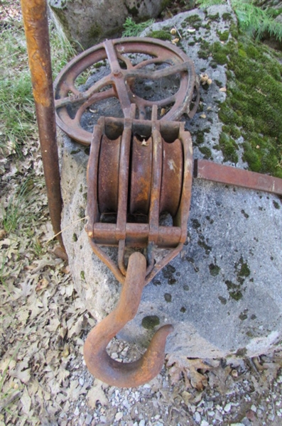 RUSTY METAL YARD ART - PULLEYS & MORE