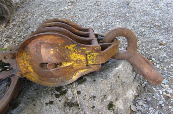 RUSTY METAL YARD ART - PULLEYS & MORE