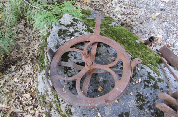 RUSTY METAL YARD ART - PULLEYS & MORE