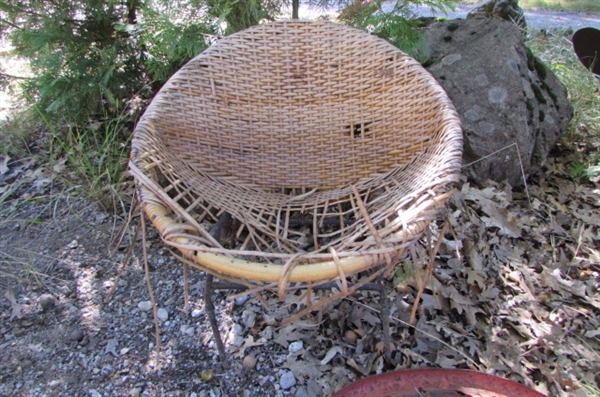 TRACTOR SEAT & MORE YARD ART