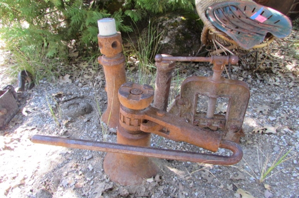 PIPE VISE & OTHER METAL YARD ART