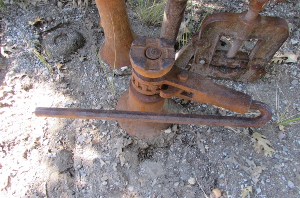 PIPE VISE & OTHER METAL YARD ART