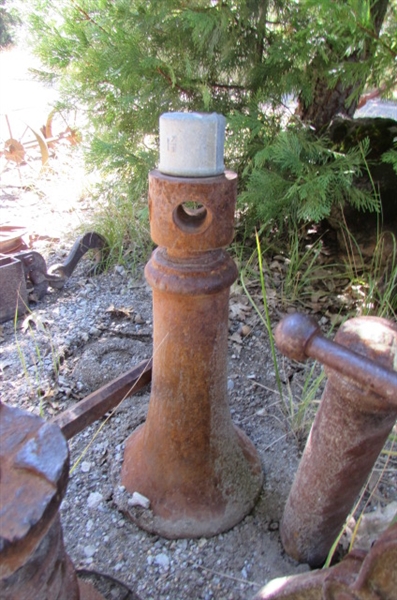 PIPE VISE & OTHER METAL YARD ART