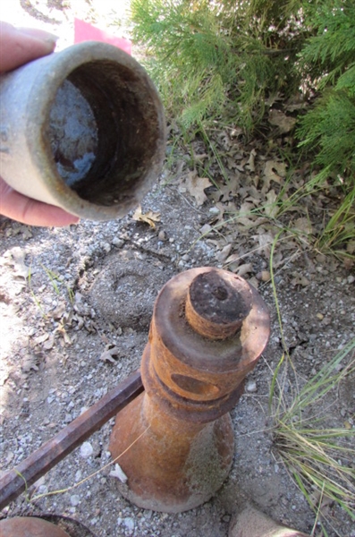 PIPE VISE & OTHER METAL YARD ART