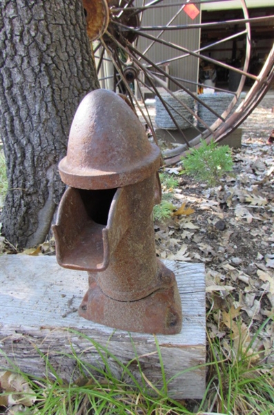 OLD RUSTY WATER PUMP YARD ART