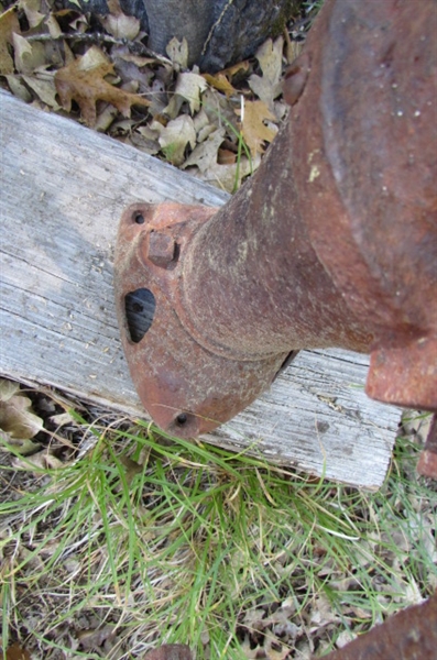 OLD RUSTY WATER PUMP YARD ART