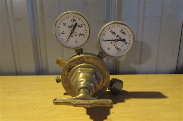 4 PRESSURE REGULATORS