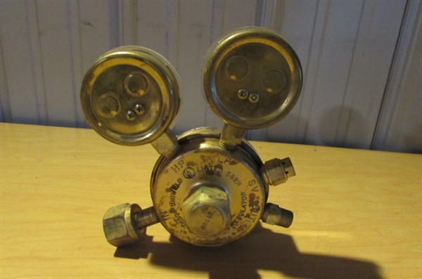 4 PRESSURE REGULATORS