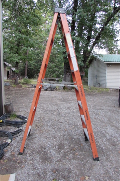 8' FIBERGLASS LADDER