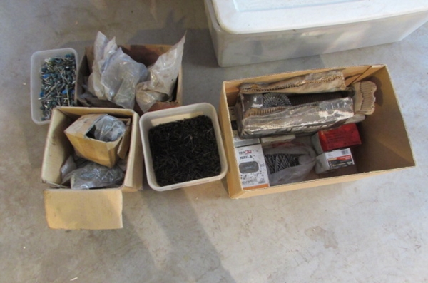 LARGE LOT OF VARIOUS NAILS & SCREWS