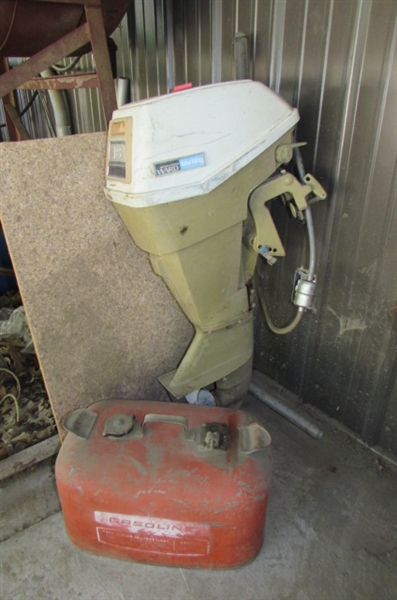 MONTGOMERY WARD 'SEA KING' OUTBOARD MOTOR & 5-GALLON GAS CAN