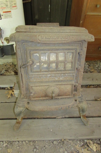 SMALL WEDGEWOOD WOOD STOVE FOR YARD ART