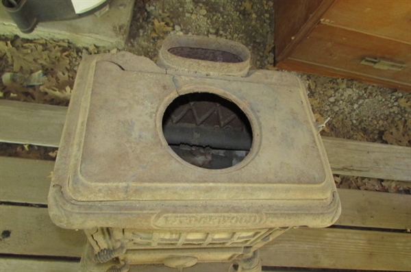 SMALL WEDGEWOOD WOOD STOVE FOR YARD ART