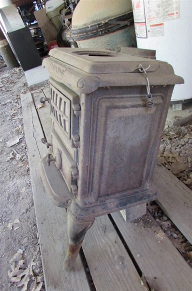 SMALL WEDGEWOOD WOOD STOVE FOR YARD ART