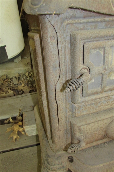 SMALL WEDGEWOOD WOOD STOVE FOR YARD ART