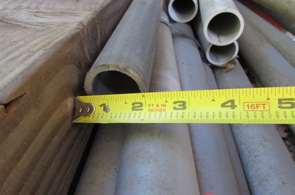 VARIOUS LENGTHS OF WHITE & GRAY PVC PIPE