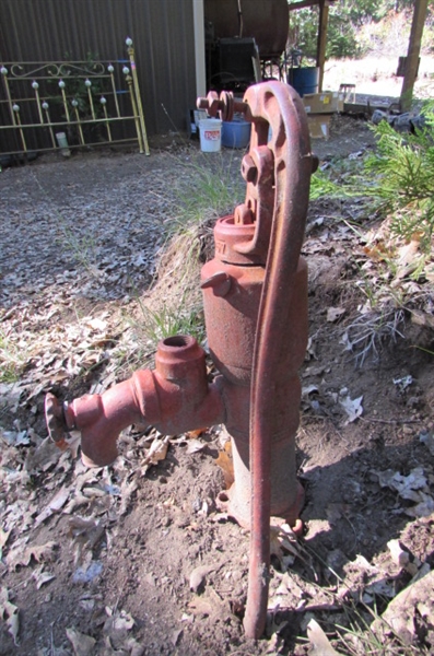 VINTAGE CAST IRON WATER PUMP YARD ART