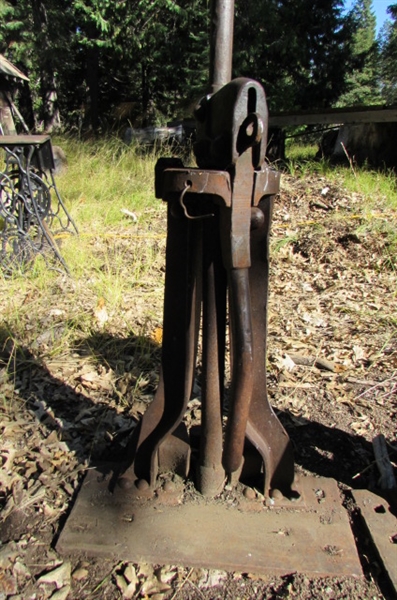 PM CORP RAILROAD SWITCH STAND