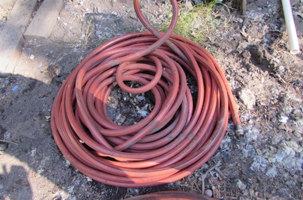 2 HEAVY DUTY GARDEN HOSES