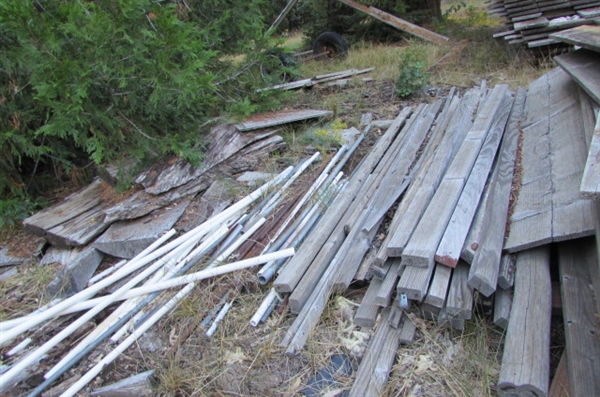 PILE OF 2 X 6 X 10' REDWOOD LUMBER