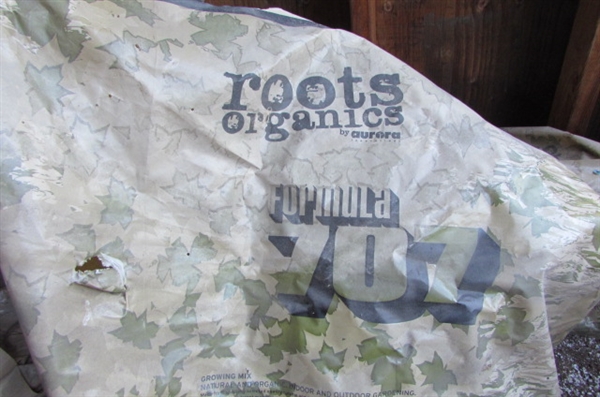 4 BAGS + ROOTS ORGANICS POTTING SOIL