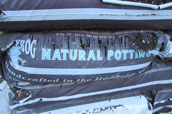 HAPPY FROG NATURAL POTTING SOIL