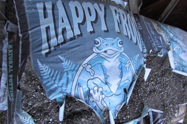 HAPPY FROG NATURAL POTTING SOIL