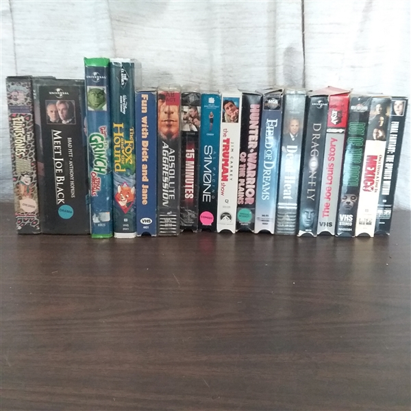 BLU RAY DISCS, VHS, CDS, AND GAMES