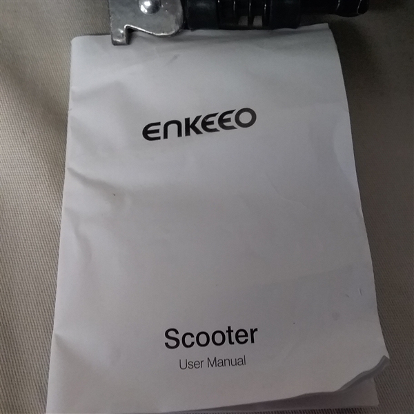 ENKEEO FOLDABLE KICK SCOOTER