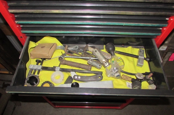 HUSKY -2 PIECE ROLLING TOOLBOX & CONTENTS