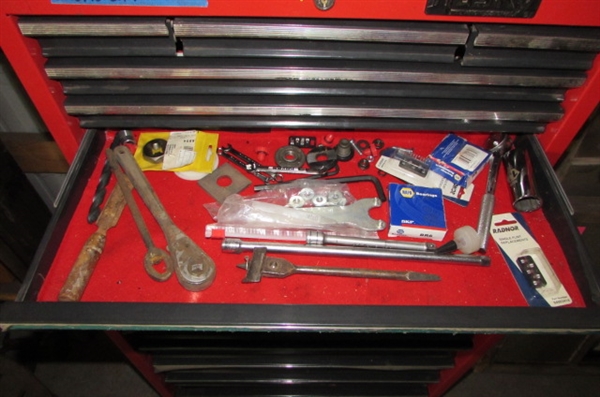 HUSKY -2 PIECE ROLLING TOOLBOX & CONTENTS