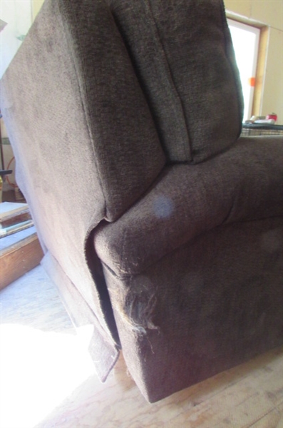 OVERSIZED DARK BROWN RECLINER