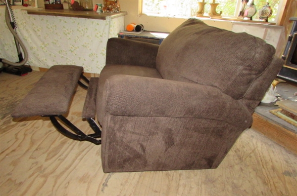 OVERSIZED DARK BROWN RECLINER