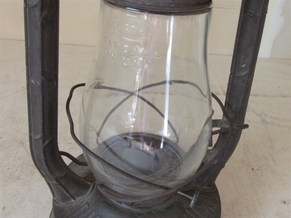 ANTIQUE DIETZ FITZALL CLEAR GLASS LANTERN