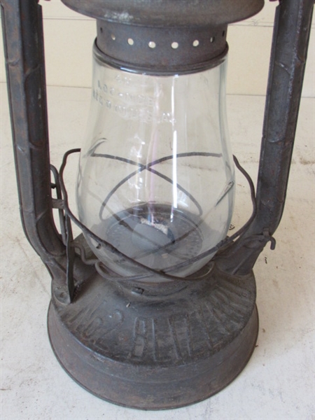 ANTIQUE DIETZ FITZALL CLEAR GLASS LANTERN