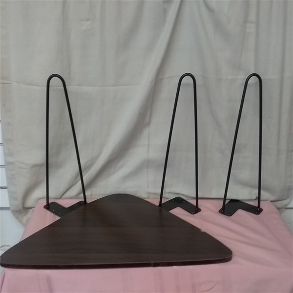 TRIANGLE 3 LEGGED TABLE PARTS