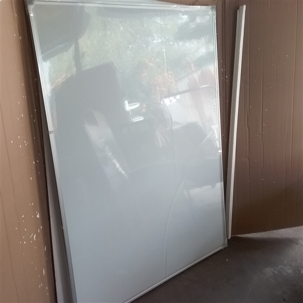 48 X 36 INCH MAGNETIC WHITE BOARD 