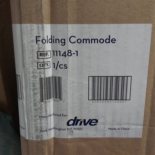 DRIVE FOLDING COMMODE