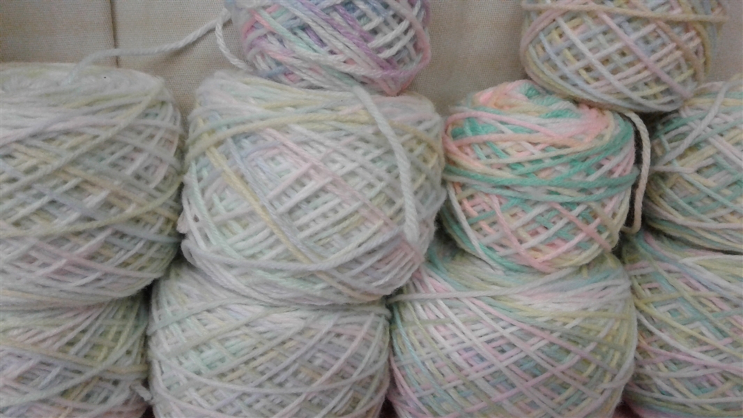 VARIEGATED YARN LOT AND CROCHET MAGAZINES