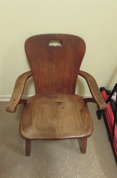 SOLID WOOD ANTIQUE CHAIR