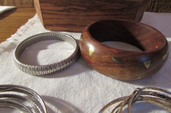 SMALL OAK 'STITCHERY' TRINKET BOX & BANKGLE BRACELETS