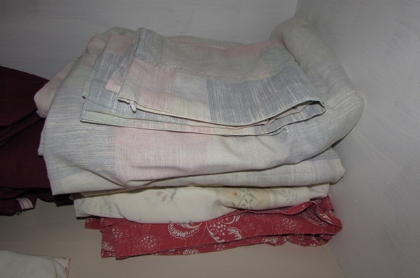 CONTENTS OF LINEN CLOSET - SHEETS AND BLANKETS