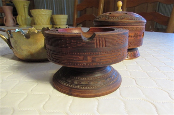 VINTAGE HEAVY BRASS BOWL & CARVED WOODEN BOWLS